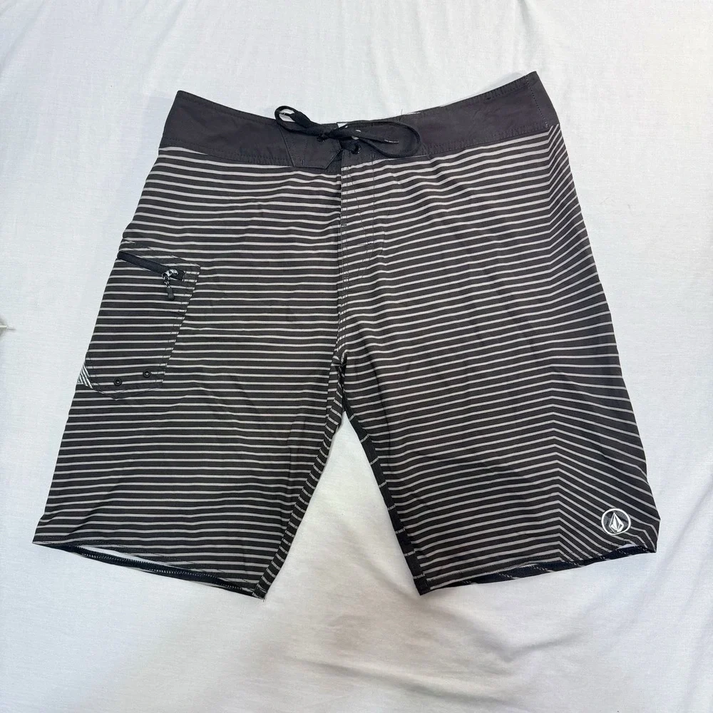 Volcom Levitation Board Shorts Mens Large Black Gray‎ Pocket Inseam 10.5